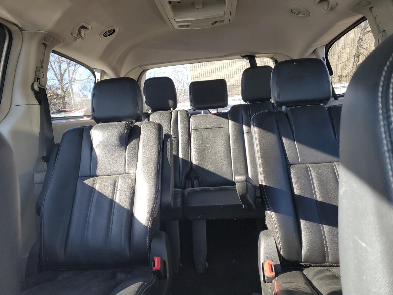 2013 Chrysler Town & Country VIN 2C4RC1BG5DR657273 Copart auction photo, front end damage thumbnail 10