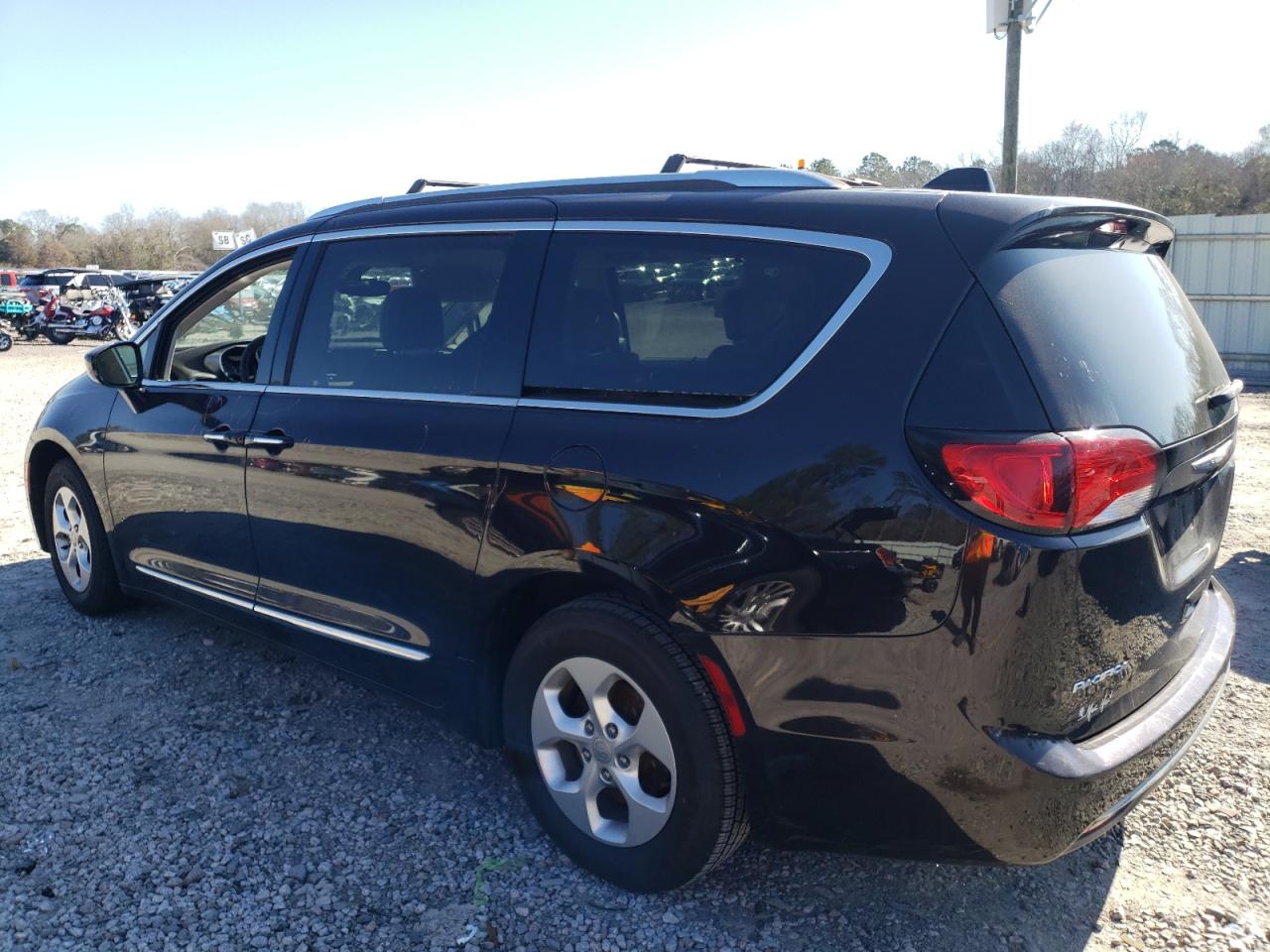 2017 Chrysler Pacifica VIN 2C4RC1EG9HR758902 Copart auction photo, front end / minor dent/scratches damage thumbnail 2