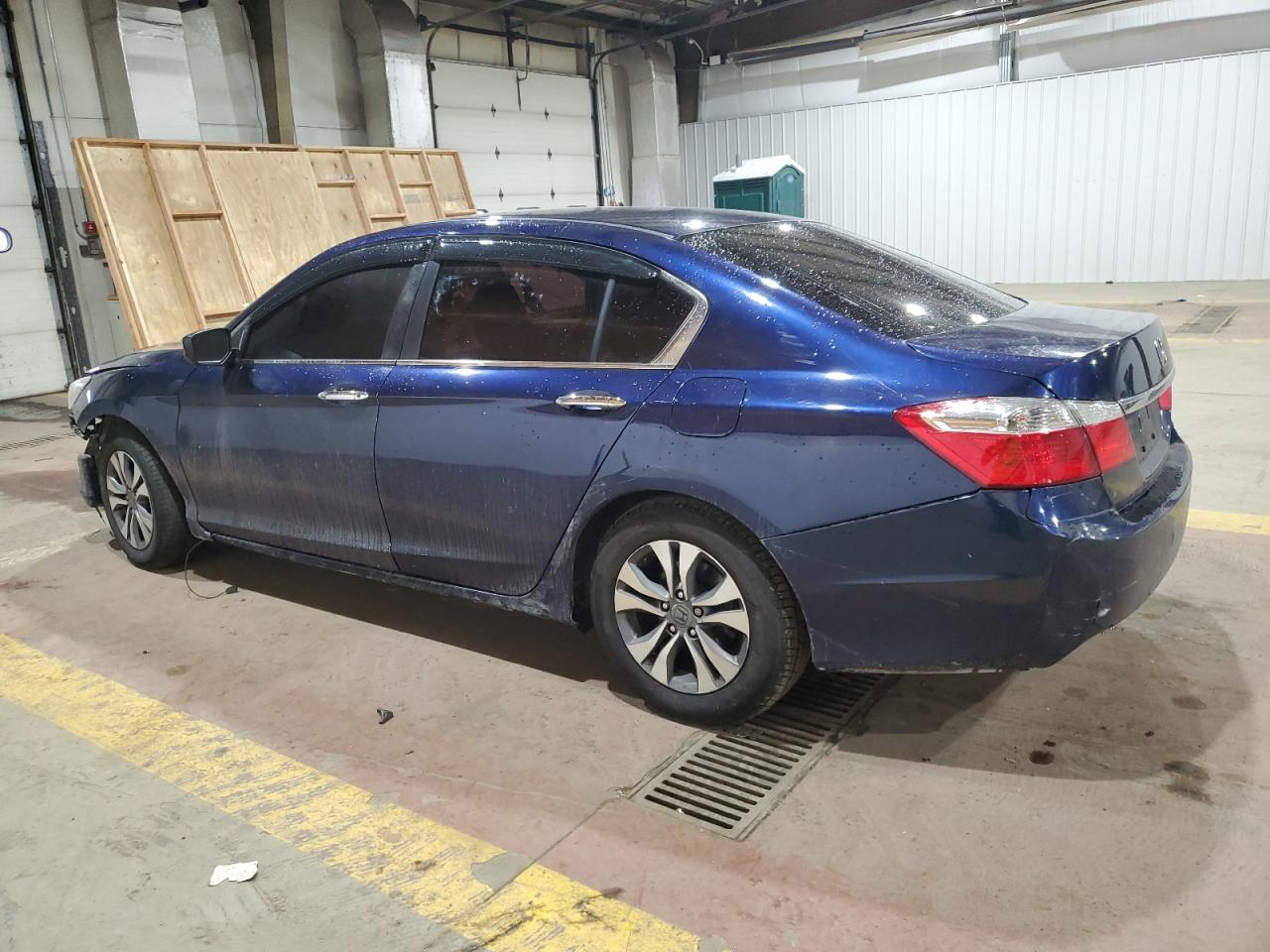 2015 Honda Accord VIN 1HGCR2F33FA171068 Copart auction photo, all over damage thumbnail 2
