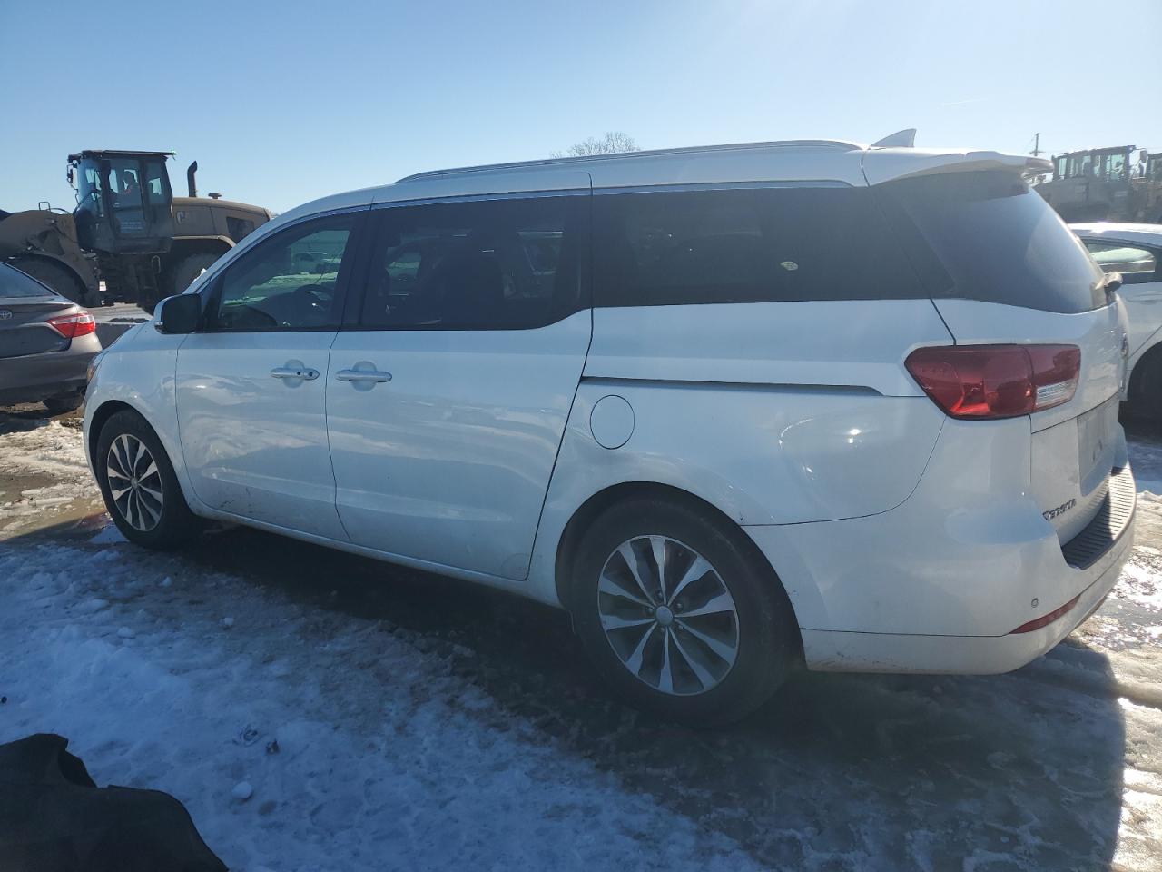2016 KIA Sedona VIN KNDMC5C18G6155767 Copart auction photo, front end damage thumbnail 2