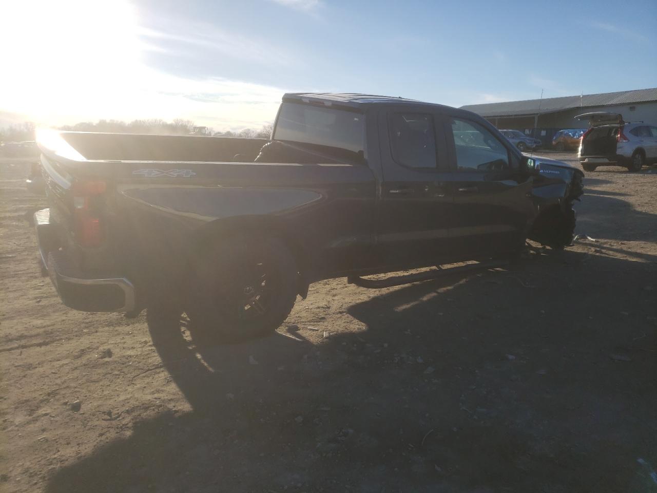 2020 Chevrolet Silverado VIN 1GCRYDEDXLZ140284 Copart auction photo, front end / side damage thumbnail 3
