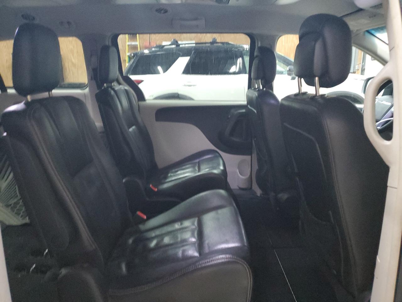 2012 Chrysler Town & Country VIN 2C4RC1BG5CR261066 Copart auction photo, front end / minor dent/scratches damage thumbnail 11
