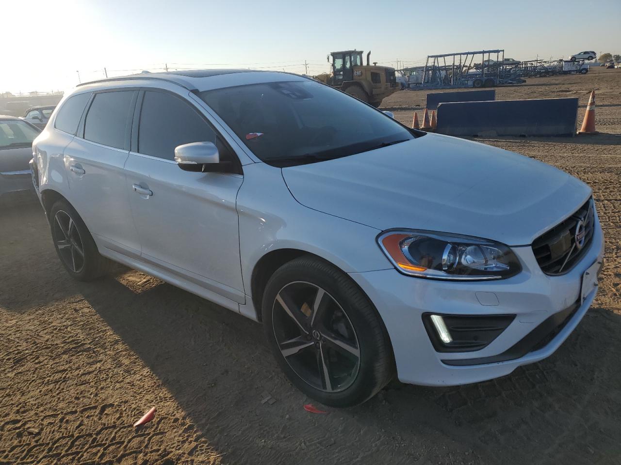 2016 Volvo XC60 VIN YV449MRS1G2891351 Copart auction photo, rear end damage thumbnail 4