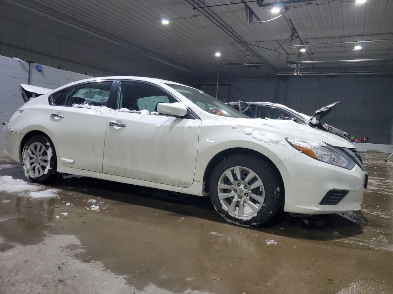 2017 Nissan Altima VIN 1N4AL3AP7HC204254 Copart auction photo, rear end / minor dent/scratches damage thumbnail 4