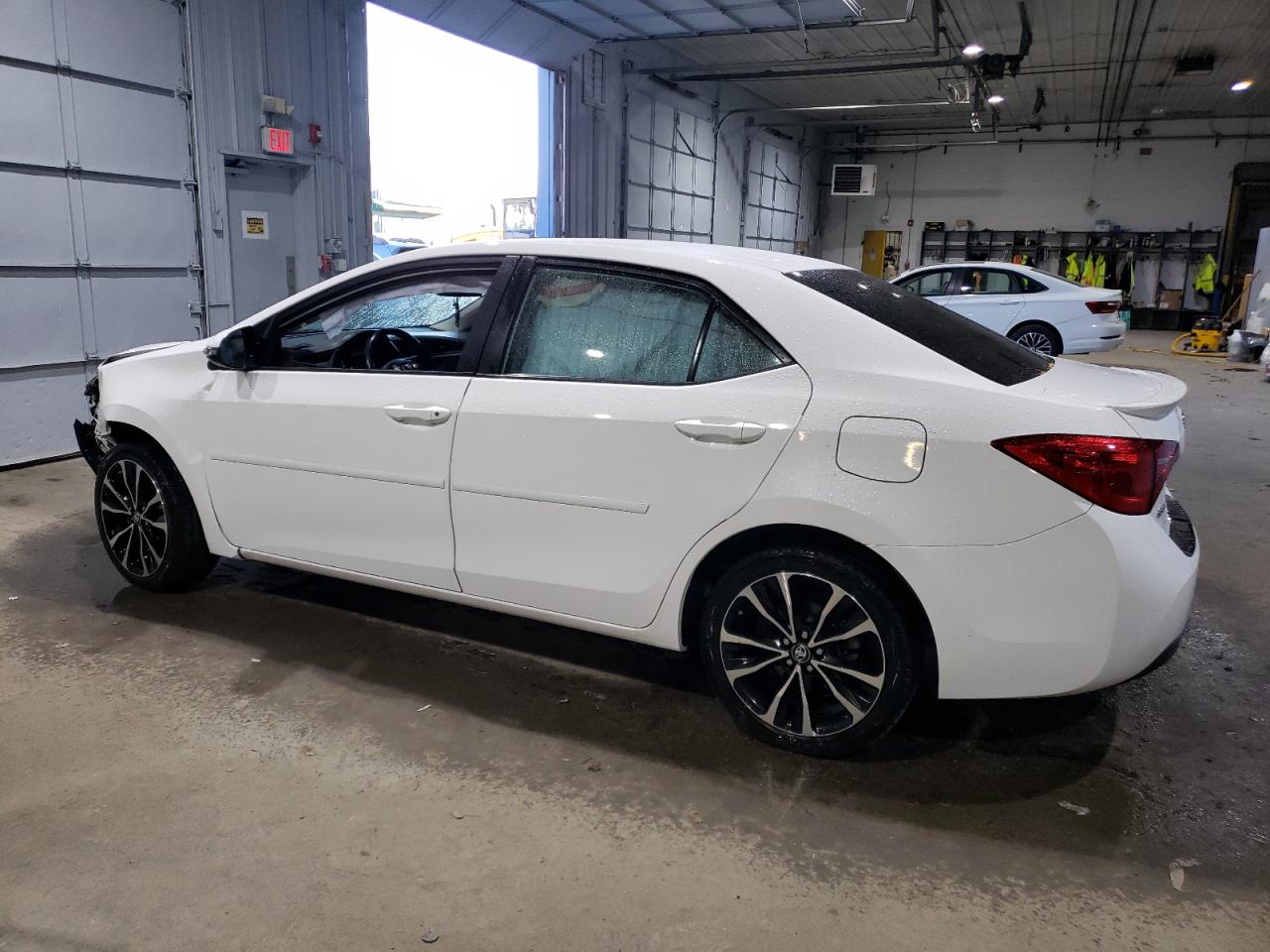 2019 Toyota Corolla VIN 2T1BURHE1KC132453 Copart auction photo, front end / minor dent/scratches damage thumbnail 2