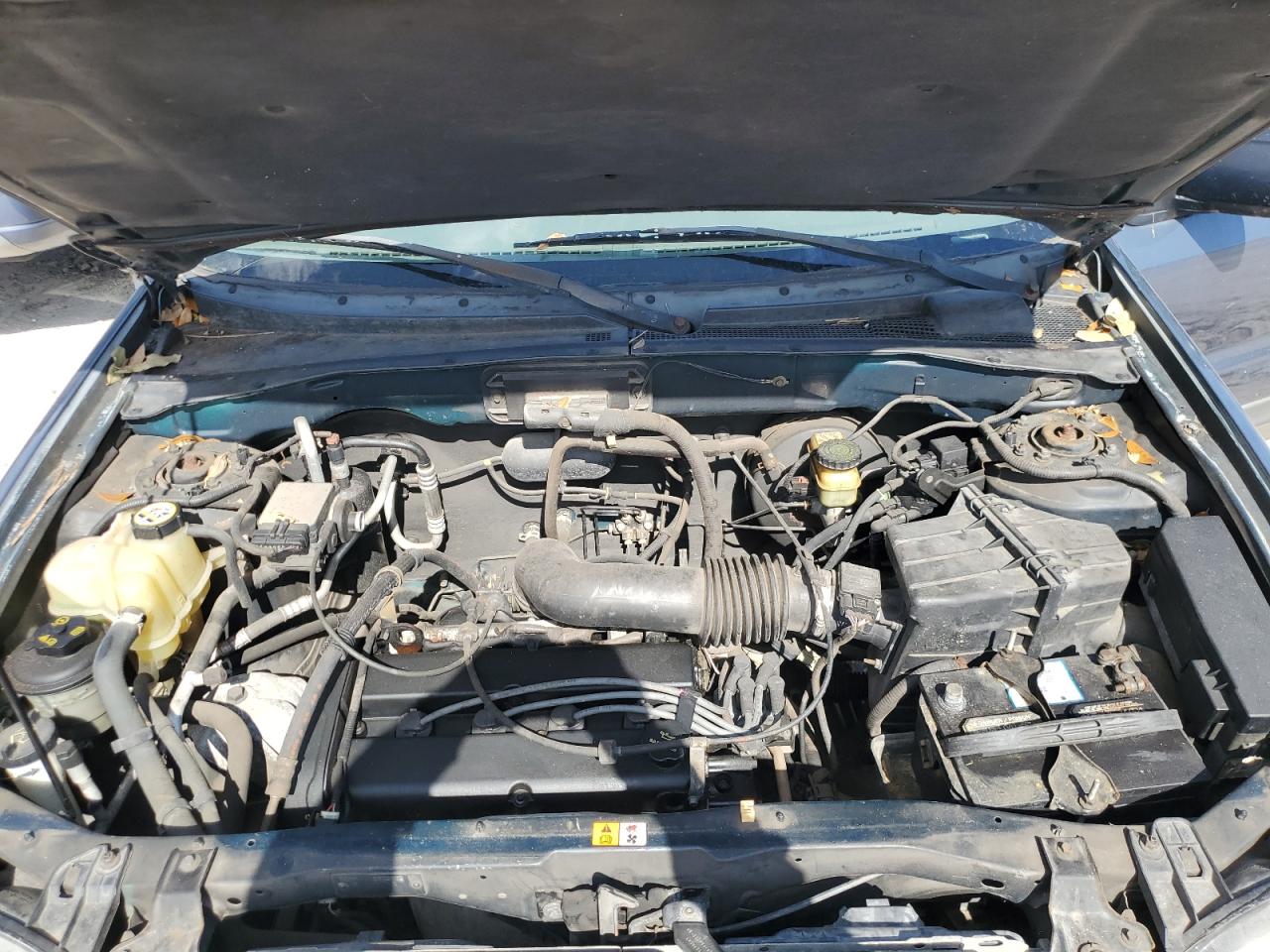 2001 Ford Escape VIN 1FMYU01BX1KB53168 Copart auction photo, water/flood damage thumbnail 13