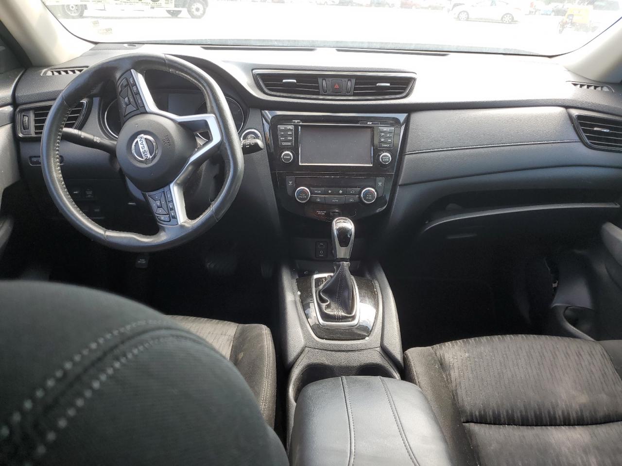 2017 Nissan Rogue VIN KNMAT2MV0HP562318 Copart auction photo, side / front end damage thumbnail 8
