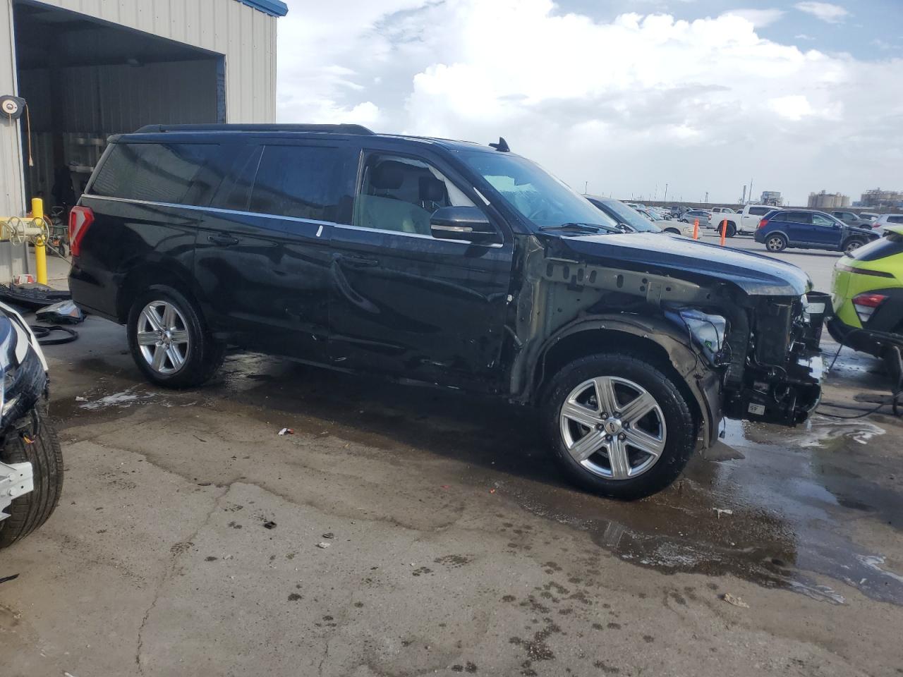 2019 Ford Expedition VIN 1FMJK1HT0KEA00875 Copart auction photo, front end / side damage thumbnail 4