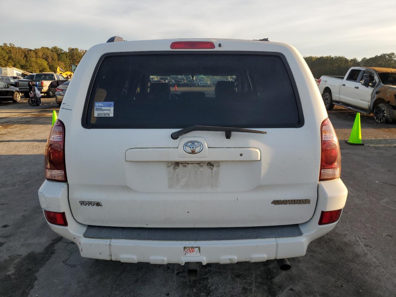 2005 Toyota 4Runner VIN JTEZU14R258033953 Copart auction photo, front end / side damage thumbnail 6