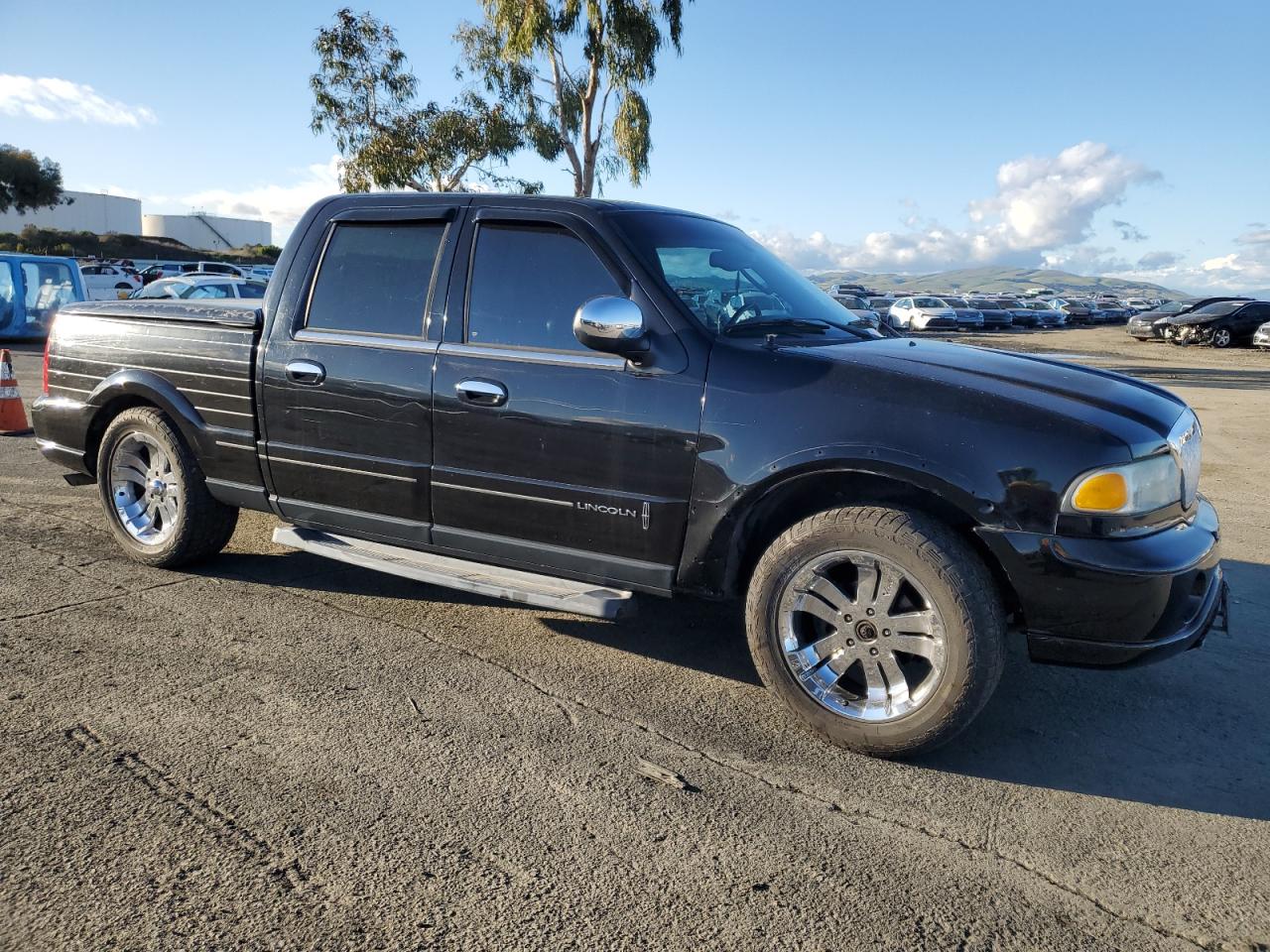 2002 Lincoln Blackwood VIN 5LTEW05A92KJ01239 Copart auction photo, front end damage thumbnail 4