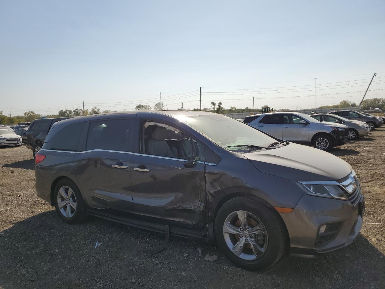 2019 Honda Odyssey VIN 5FNRL6H70KB105127 Copart auction photo, side / front end damage thumbnail 4