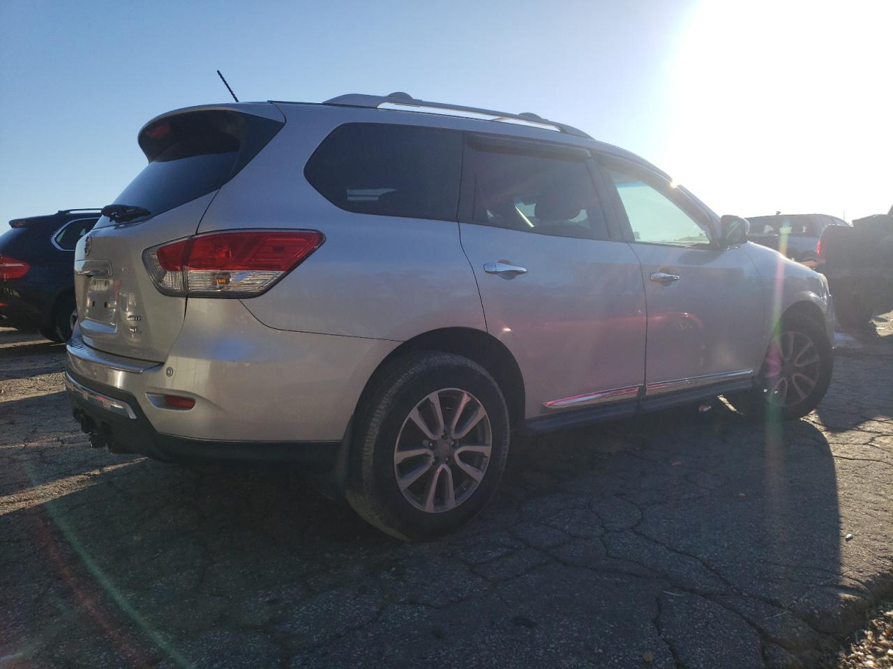2016 Nissan Pathfinder VIN 5N1AR2MM2GC653405 Copart auction photo, front end / undercarriage damage thumbnail 3
