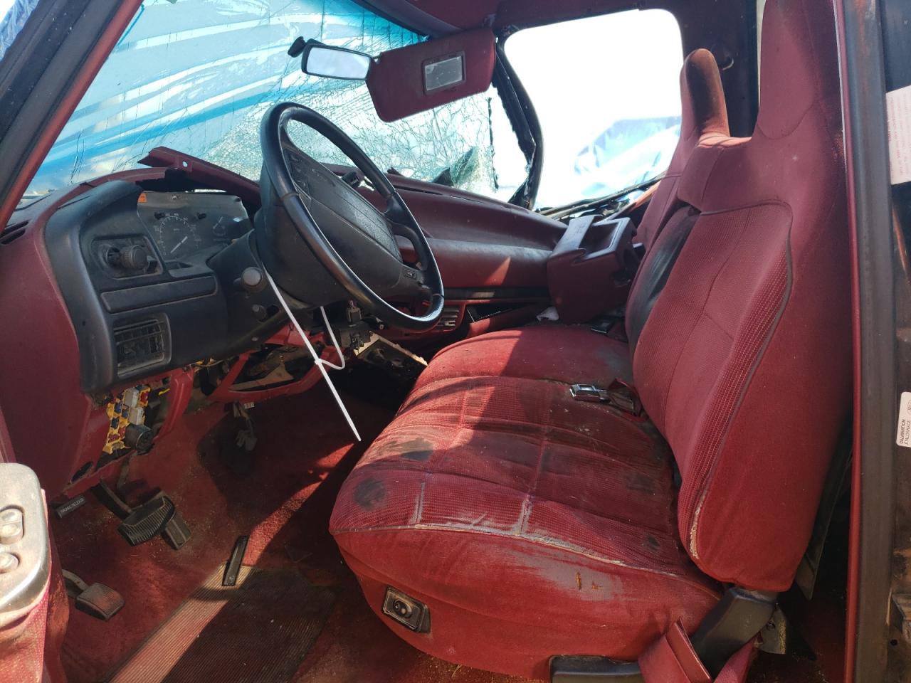 1996 Ford F-150 VIN 1FTEF14N2TLB43650 Copart auction photo, all over damage thumbnail 5