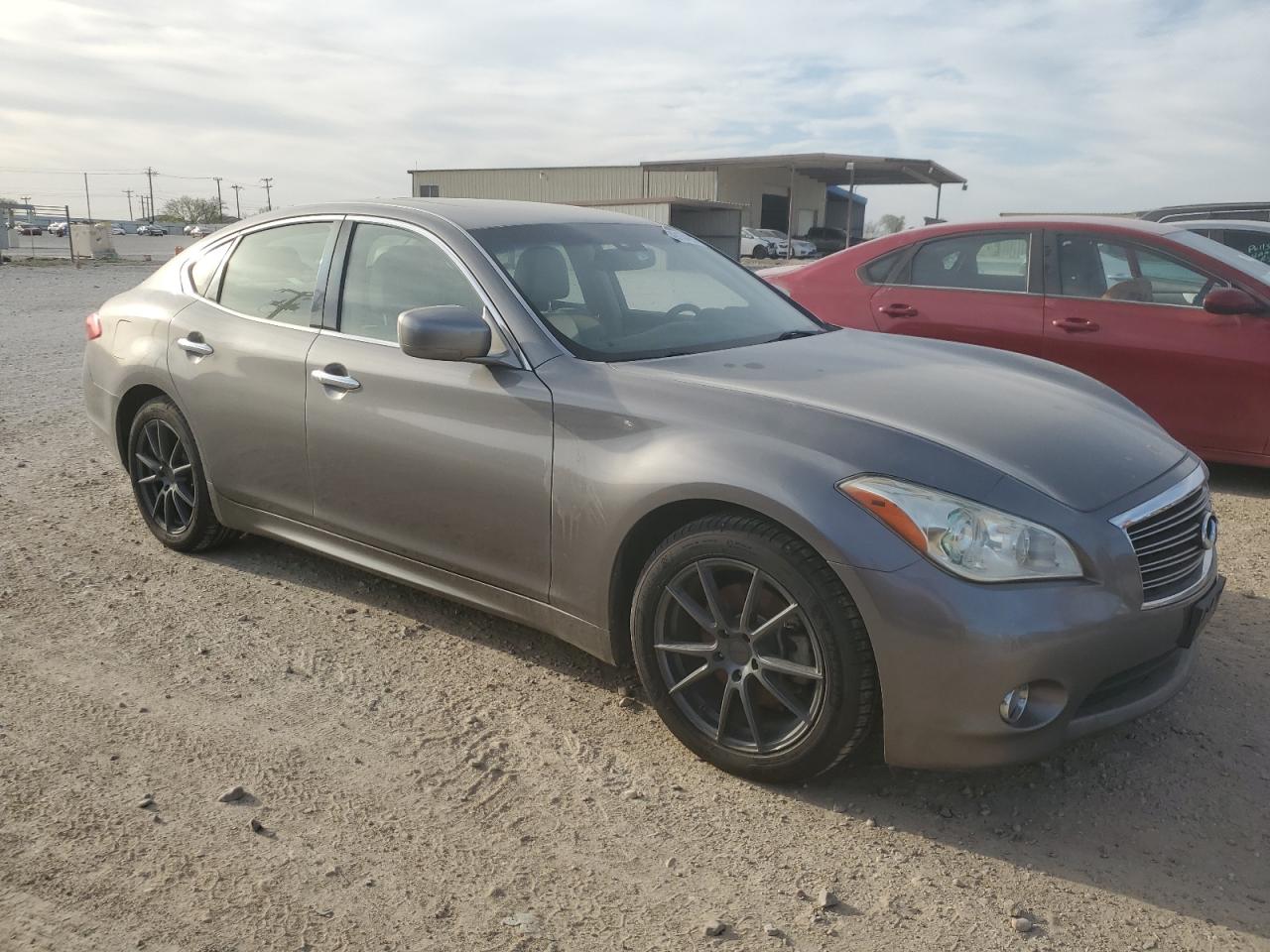 2011 Infiniti M VIN JN1BY1AP5BM322554 Copart auction photo, minor dent/scratches damage thumbnail 4