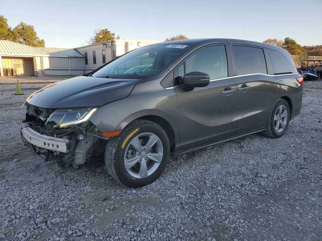 2018 Honda Odyssey VIN 5FNRL6H72JB013113