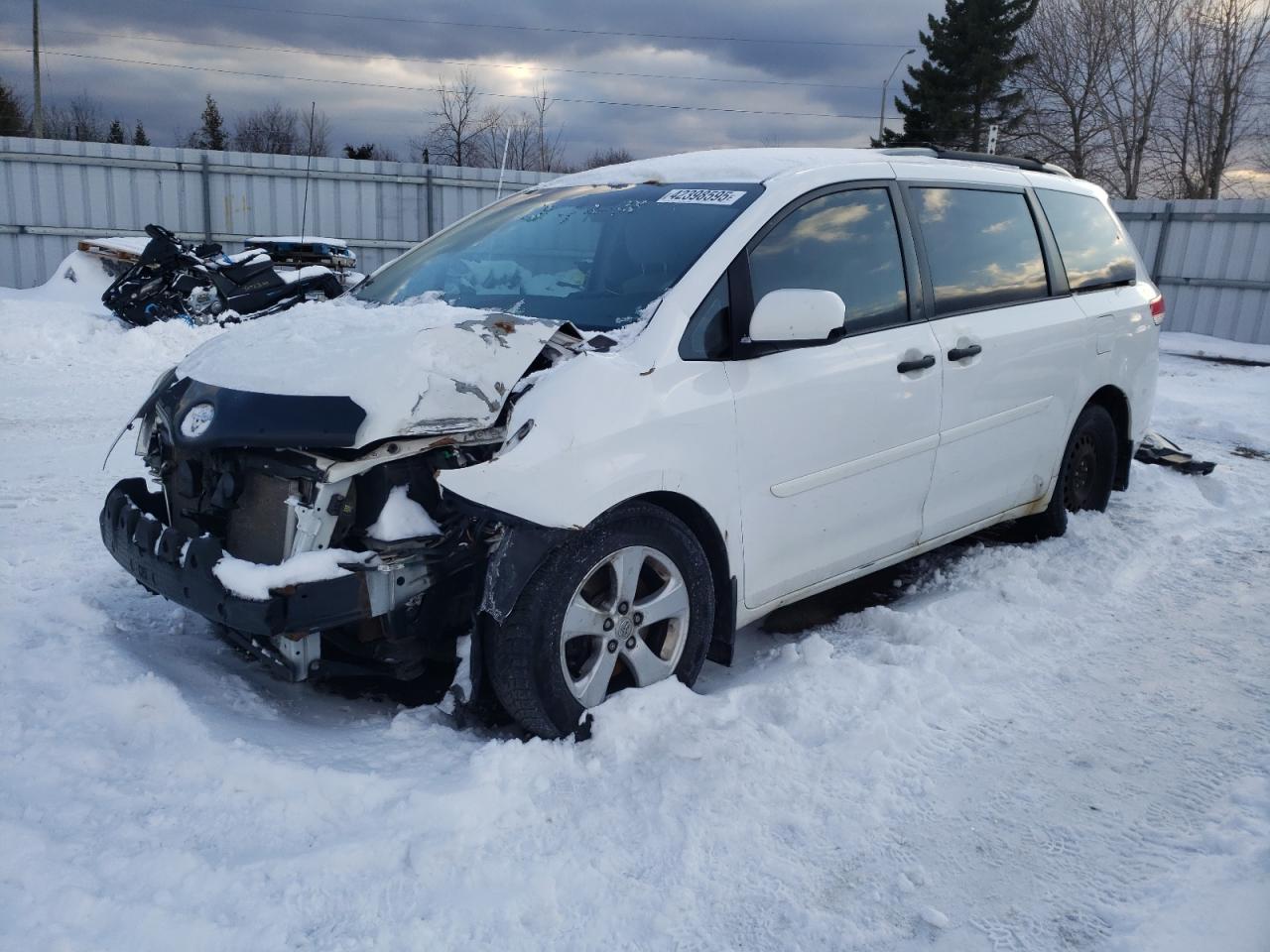 2013 Toyota Sienna VIN 5TDZK3DCXDS342128 - Copart auction photo