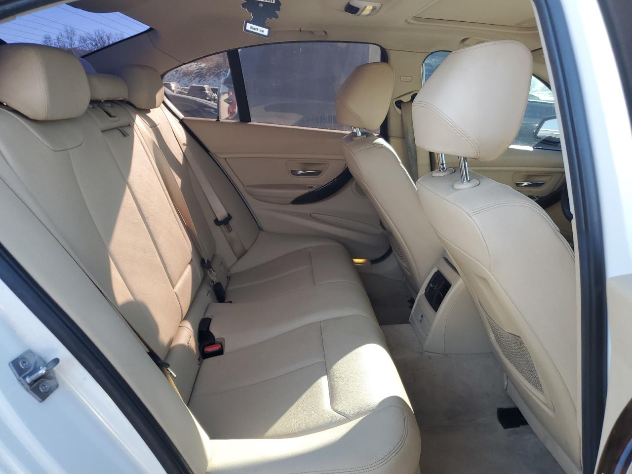 2014 BMW 3er VIN WBA3C3C50EF983583 Copart auction photo, front end damage thumbnail 10
