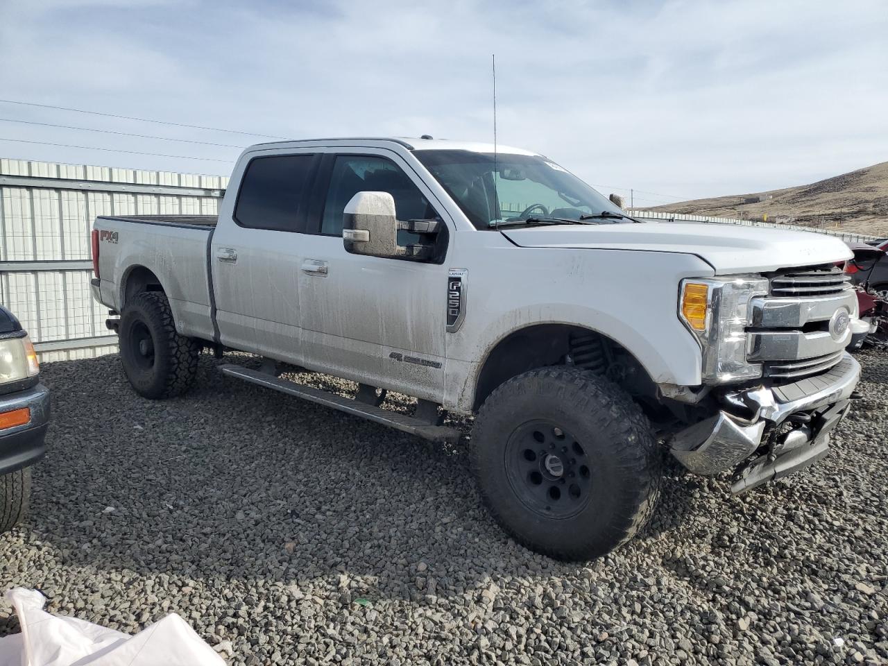 2017 Ford F250 VIN 1FT7W2BT4HEC63929 Copart auction photo, front end / minor dent/scratches damage thumbnail 4
