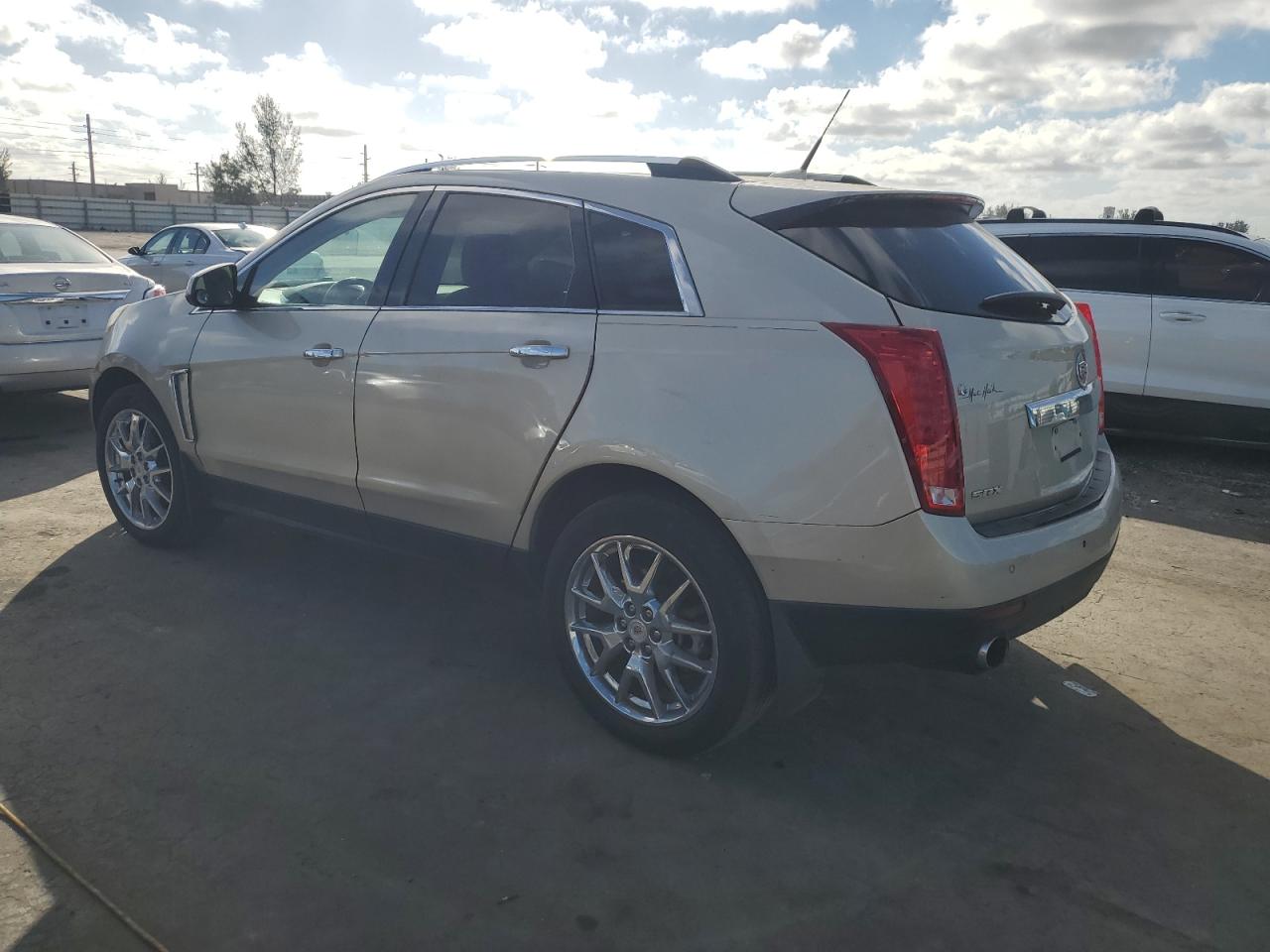 2014 Cadillac SRX VIN 3GYFNDE31ES682953 Copart auction photo, front end / side damage thumbnail 2