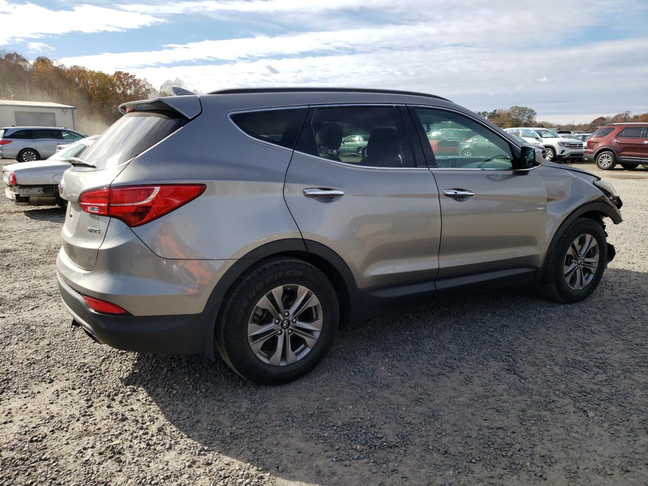 2015 Hyundai Santa Fe VIN 5XYZU3LB7FG304259 Copart auction photo, front end damage thumbnail 3