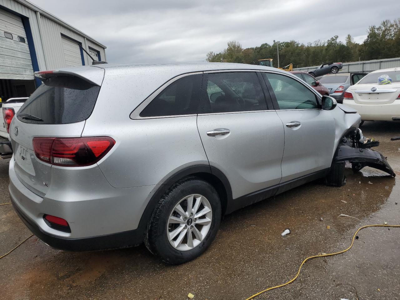 2019 KIA Sorento VIN 5XYPG4A55KG570102 Copart auction photo, front end damage thumbnail 3
