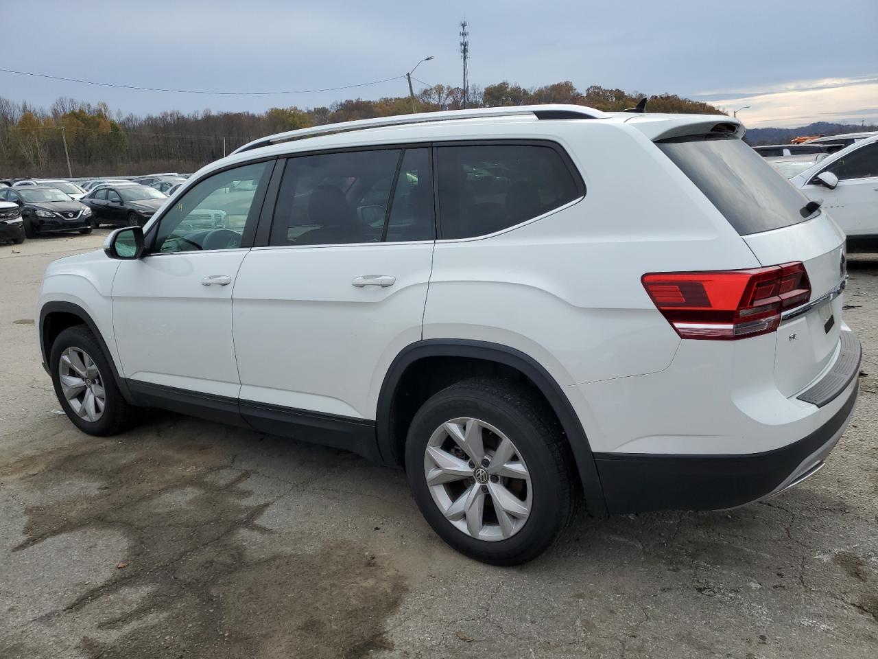 2018 Volkswagen Atlas VIN 1V2CR2CA0JC560537 Copart auction photo, front end damage thumbnail 2