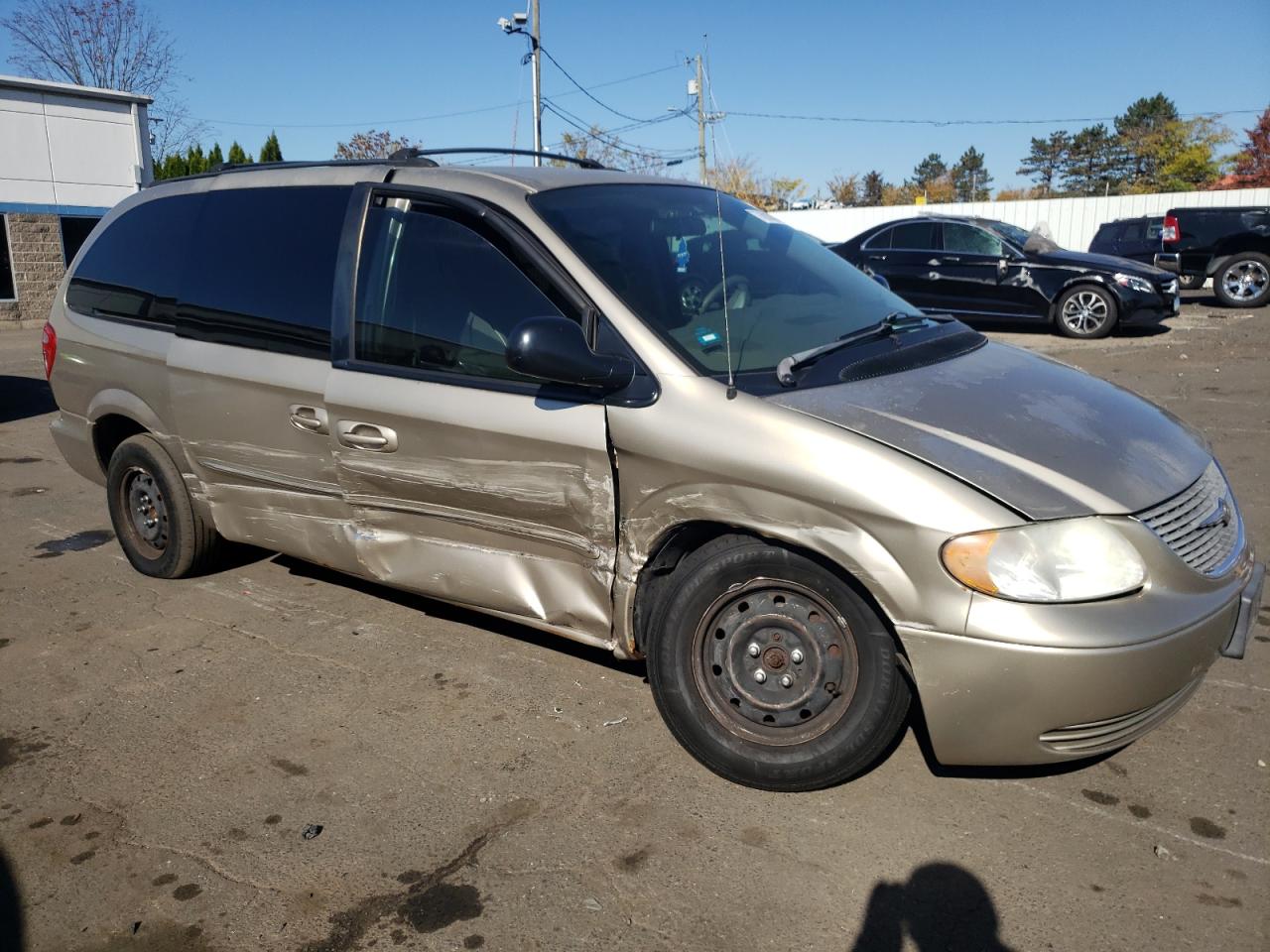 2003 Chrysler Town & Country VIN 2C4GP24383R244967 Copart auction photo, side / minor dent/scratches damage thumbnail 4