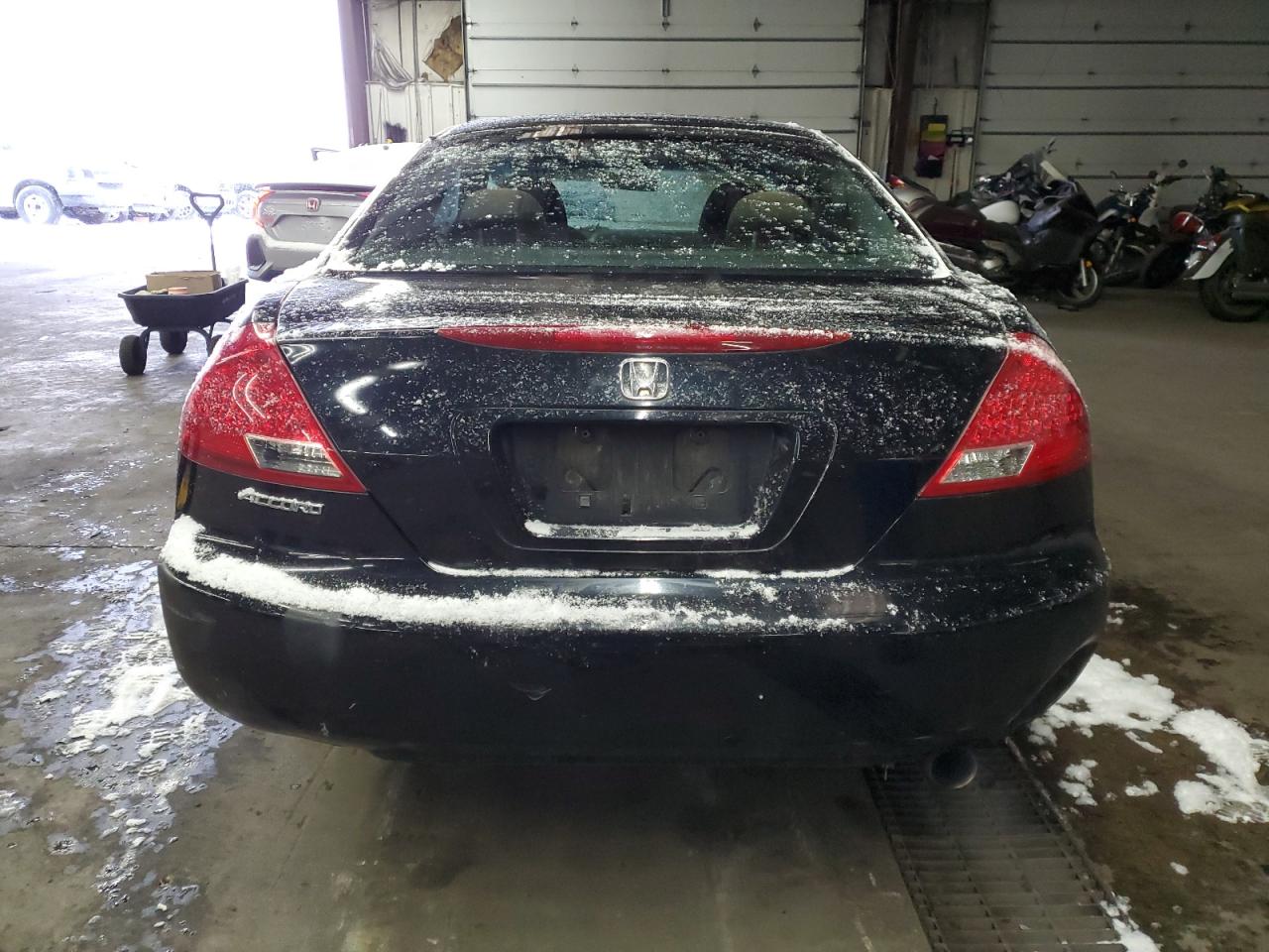 2006 Honda Accord VIN 1HGCM72796A015587 Copart auction photo, side / front end damage thumbnail 6