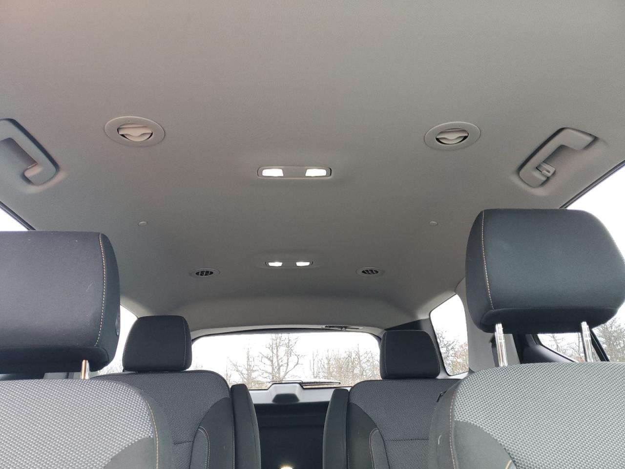 2019 Chevrolet Traverse VIN 1GNEVGKWXKJ260833 Copart auction photo, side / front end damage thumbnail 10