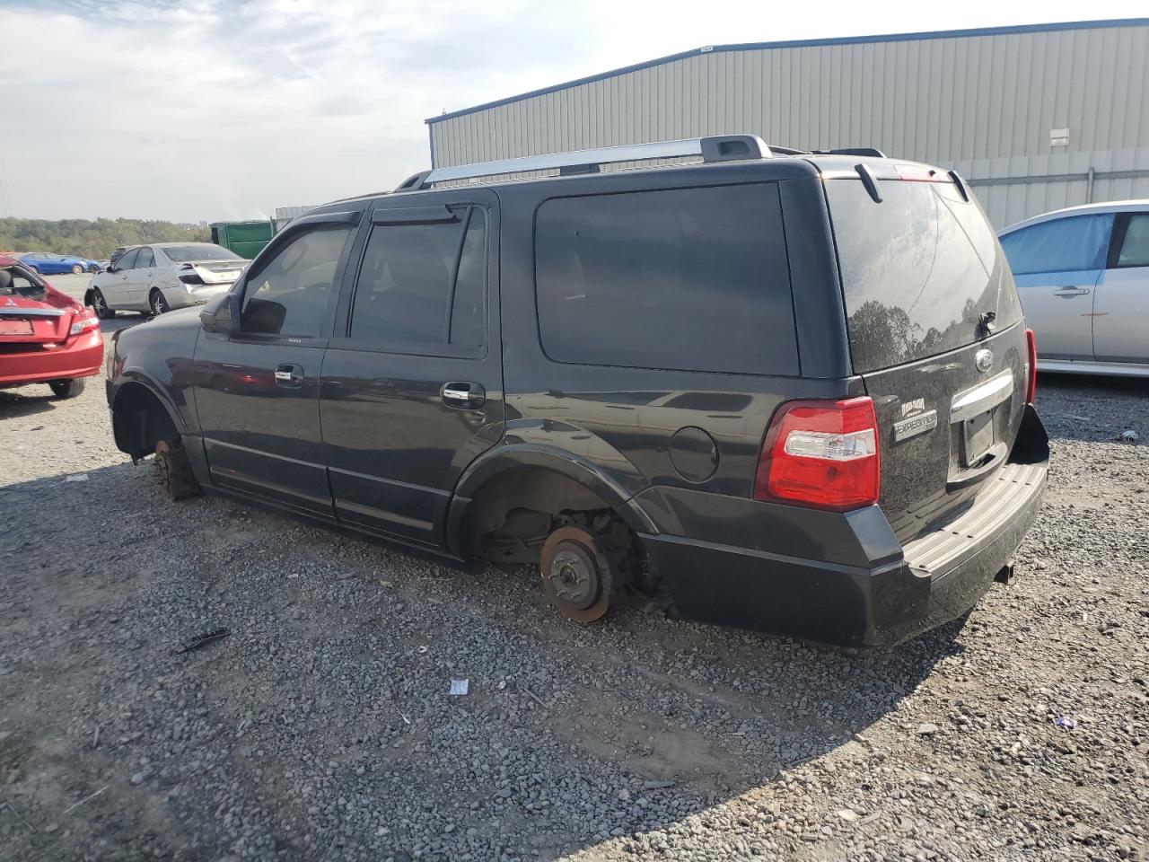 2012 Ford Expedition VIN 1FMJU1K59CEF51733 Copart auction photo, hail / minor dent/scratches damage thumbnail 2