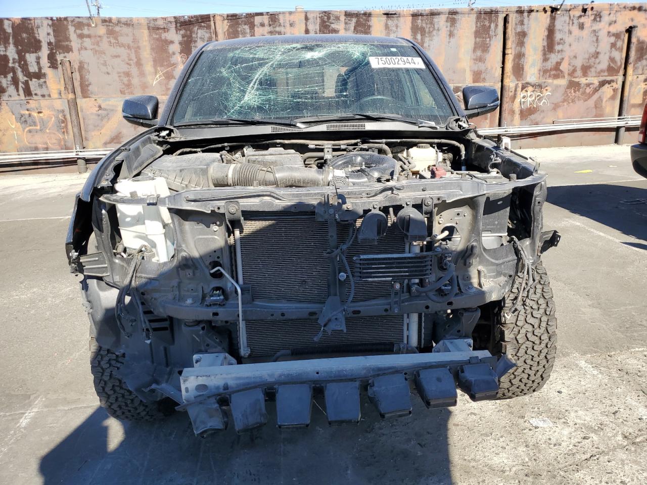 2017 Toyota Tacoma VIN 3TMCZ5AN7HM117366 Copart auction photo, front end / minor dent/scratches damage thumbnail 5