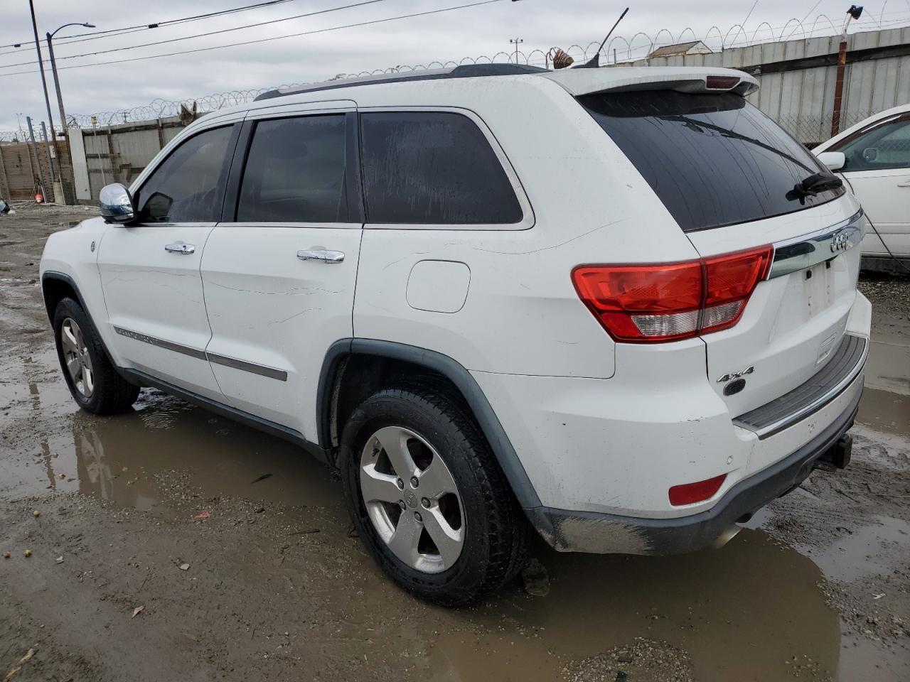 2013 Jeep Grand Cherokee VIN 1C4RJFCT8DC525423 Copart auction photo, vandalism damage thumbnail 2