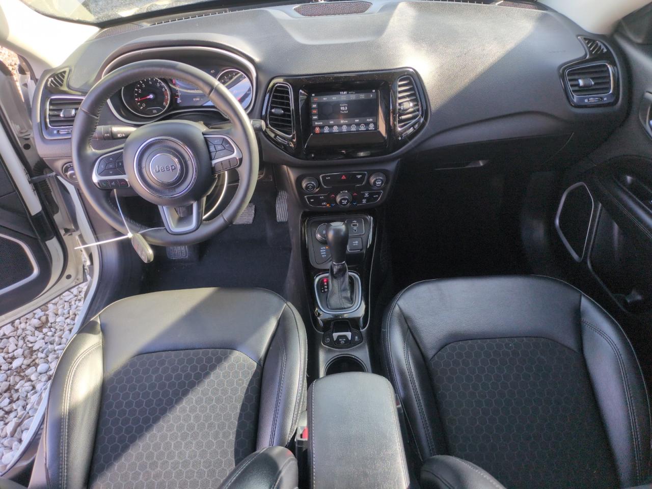 2019 Jeep Compass VIN 3C4NJDBB5KT595068 Copart auction photo, front end damage thumbnail 8