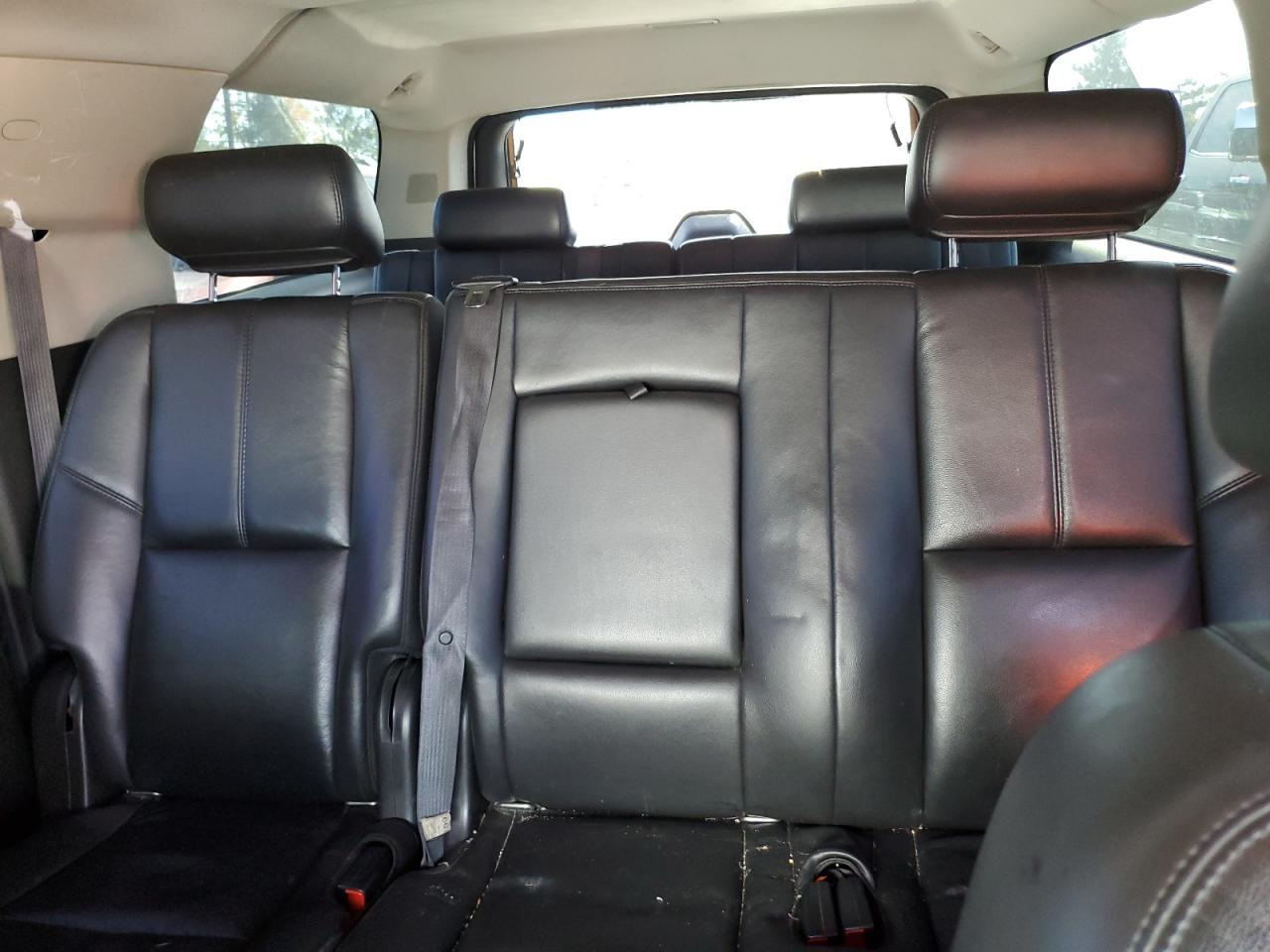 2010 Chevrolet Suburban VIN 1GNUKJE37AR108267 Copart auction photo, front end / side damage thumbnail 10