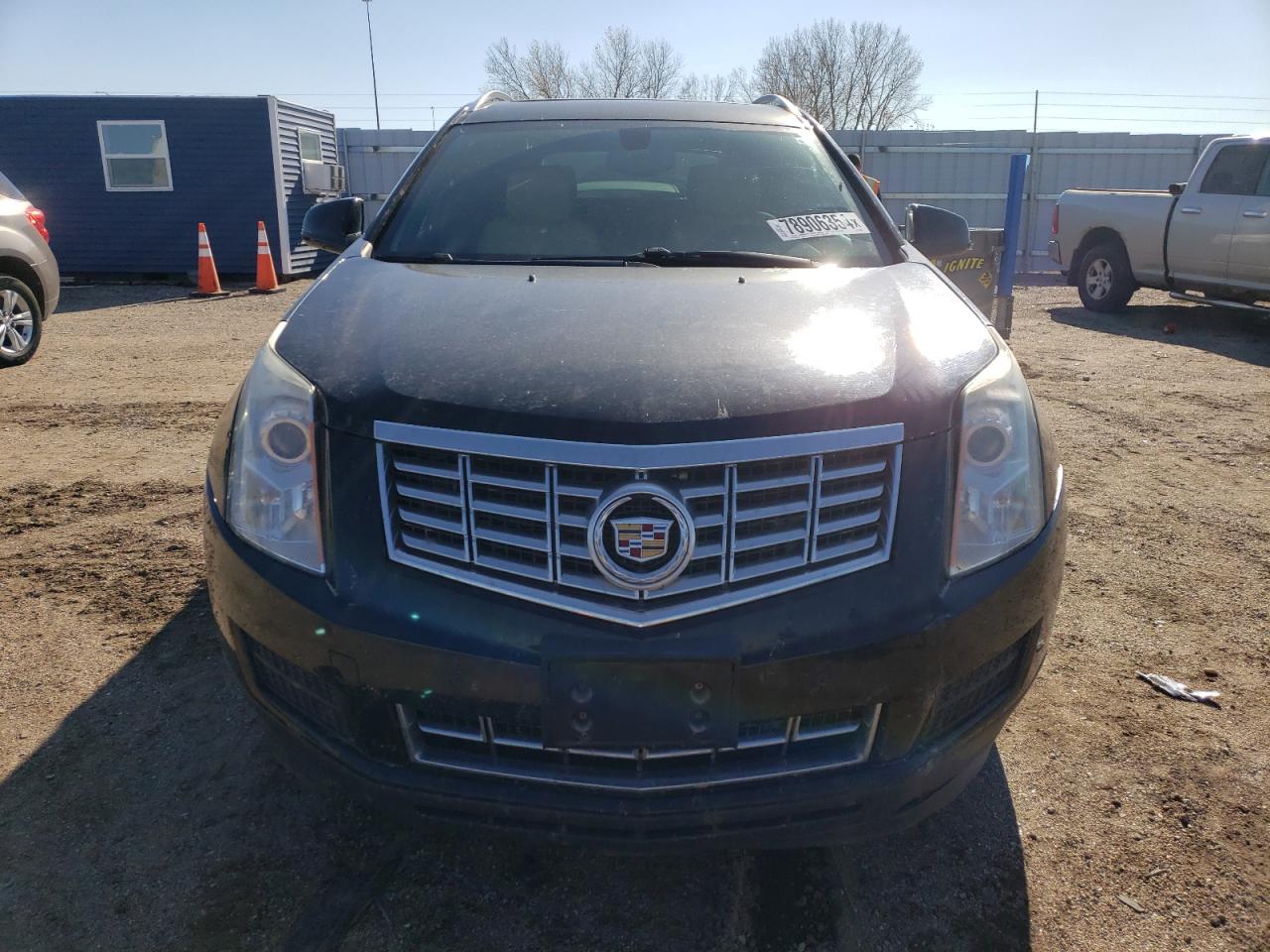 2015 Cadillac SRX VIN 3GYFNEE33FS630909 Copart auction photo, front end / rear end damage thumbnail 5