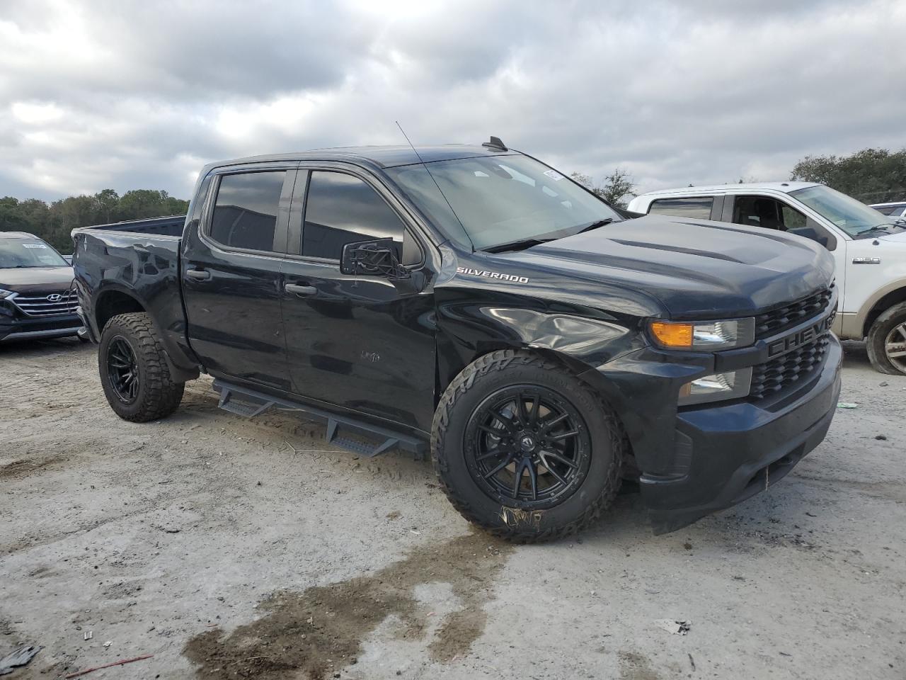 2021 Chevrolet Silverado VIN 1GCPWBEKXMZ416920 Copart auction photo, front end / side damage thumbnail 4