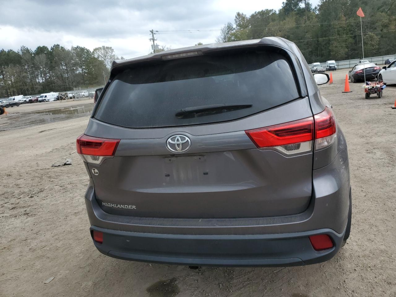 2019 Toyota Highlander VIN 5TDZARFH8KS053406 Copart auction photo, front end damage thumbnail 6