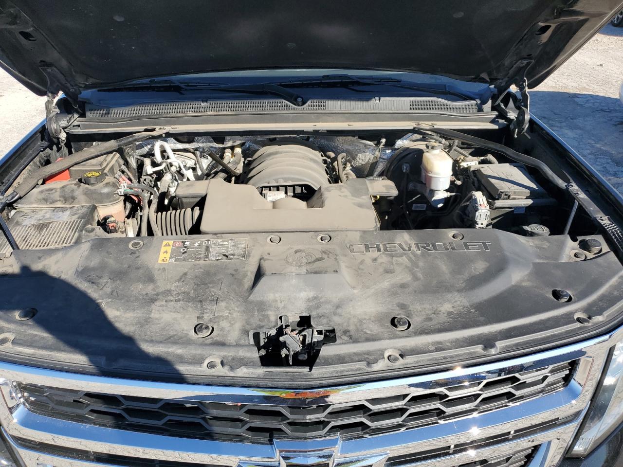 2017 Chevrolet Suburban VIN 1GNSKHKC4HR331817 Copart auction photo, side / minor dent/scratches damage thumbnail 12