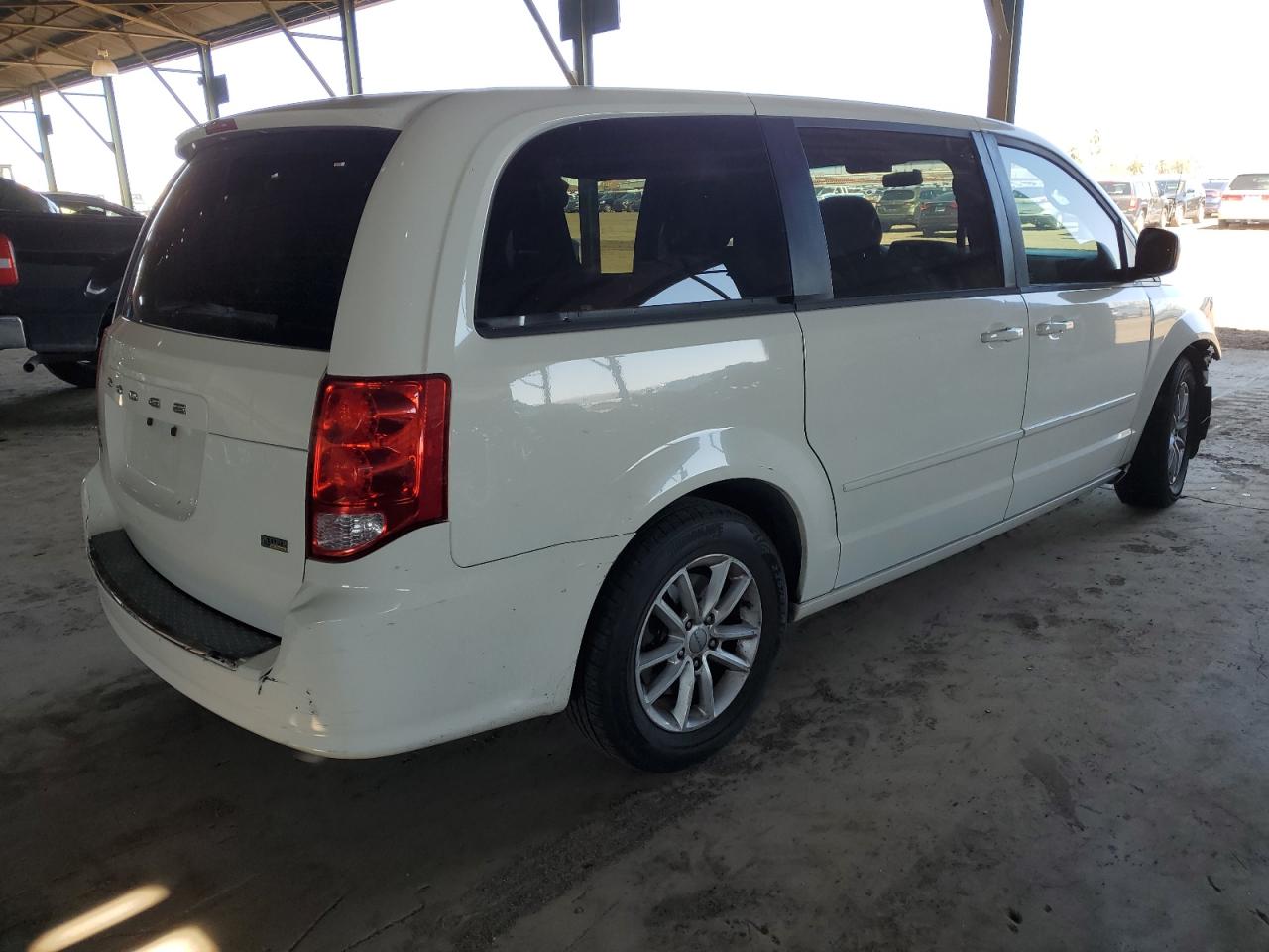 2013 Dodge Caravan VIN 2C4RDGCG4DR687833 Copart auction photo, front end damage thumbnail 3