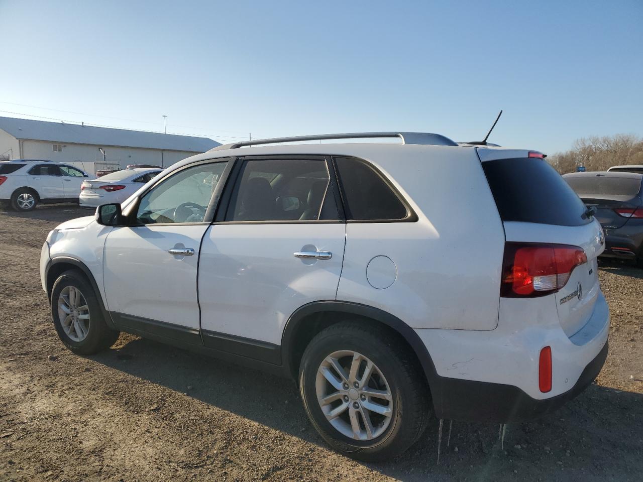 2015 KIA Sorento VIN 5XYKT3A64FG642129 Copart auction photo, front end damage thumbnail 2