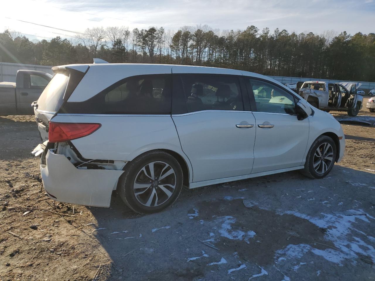 2019 Honda Odyssey VIN 5FNRL6H95KB045475 Copart auction photo, rear end damage thumbnail 3