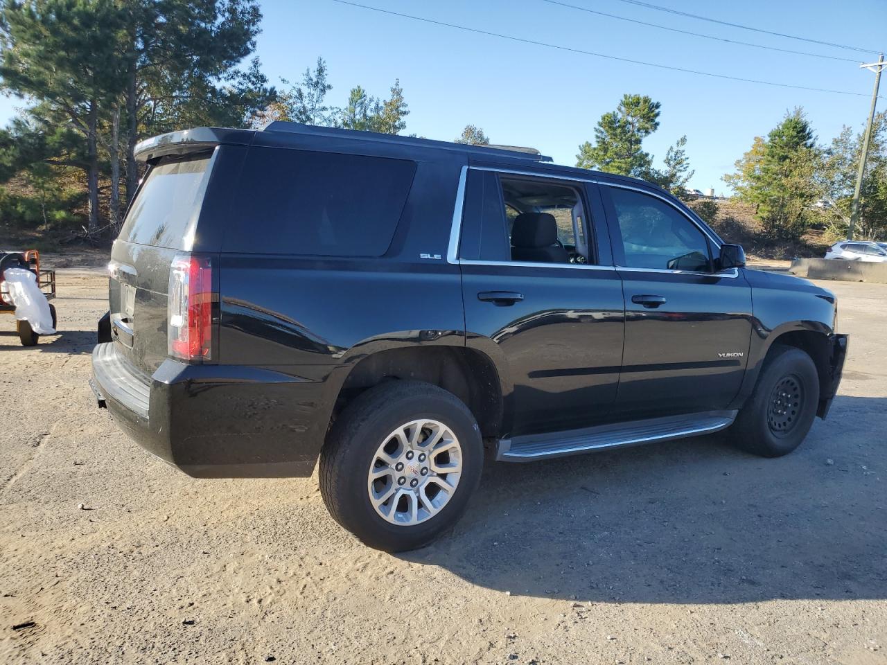 2016 GMC Yukon VIN 1GKS1AKC1GR331649 Copart auction photo, front end damage thumbnail 3