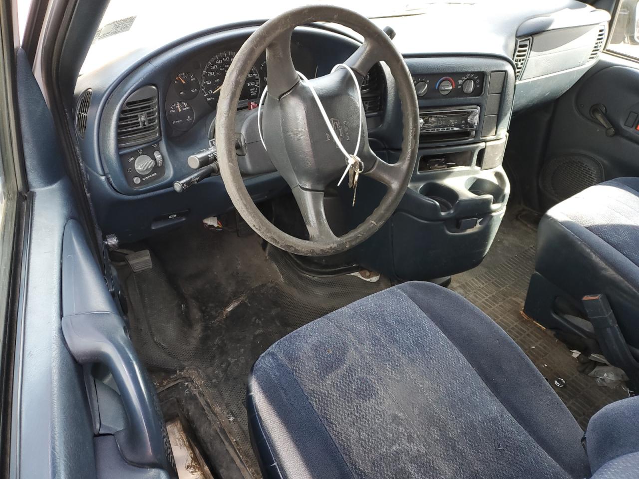 2002 Chevrolet Astro VIN 1GCDM19X12B156180 Copart auction photo, front end damage thumbnail 8