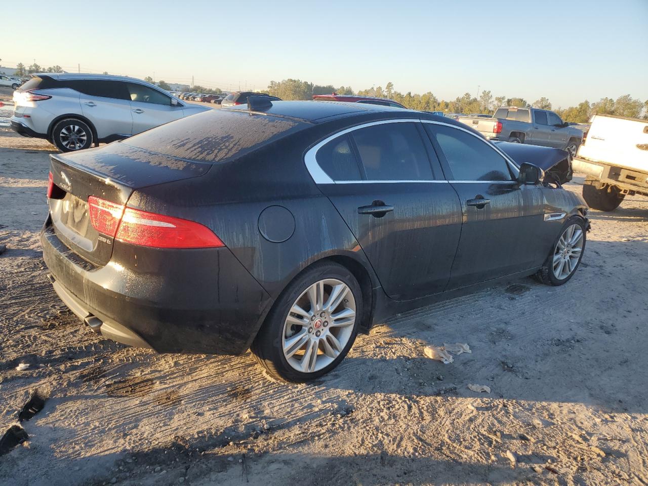 2019 Jaguar XE VIN SAJAE4FX7KCP49494 Copart auction photo, front end damage thumbnail 3