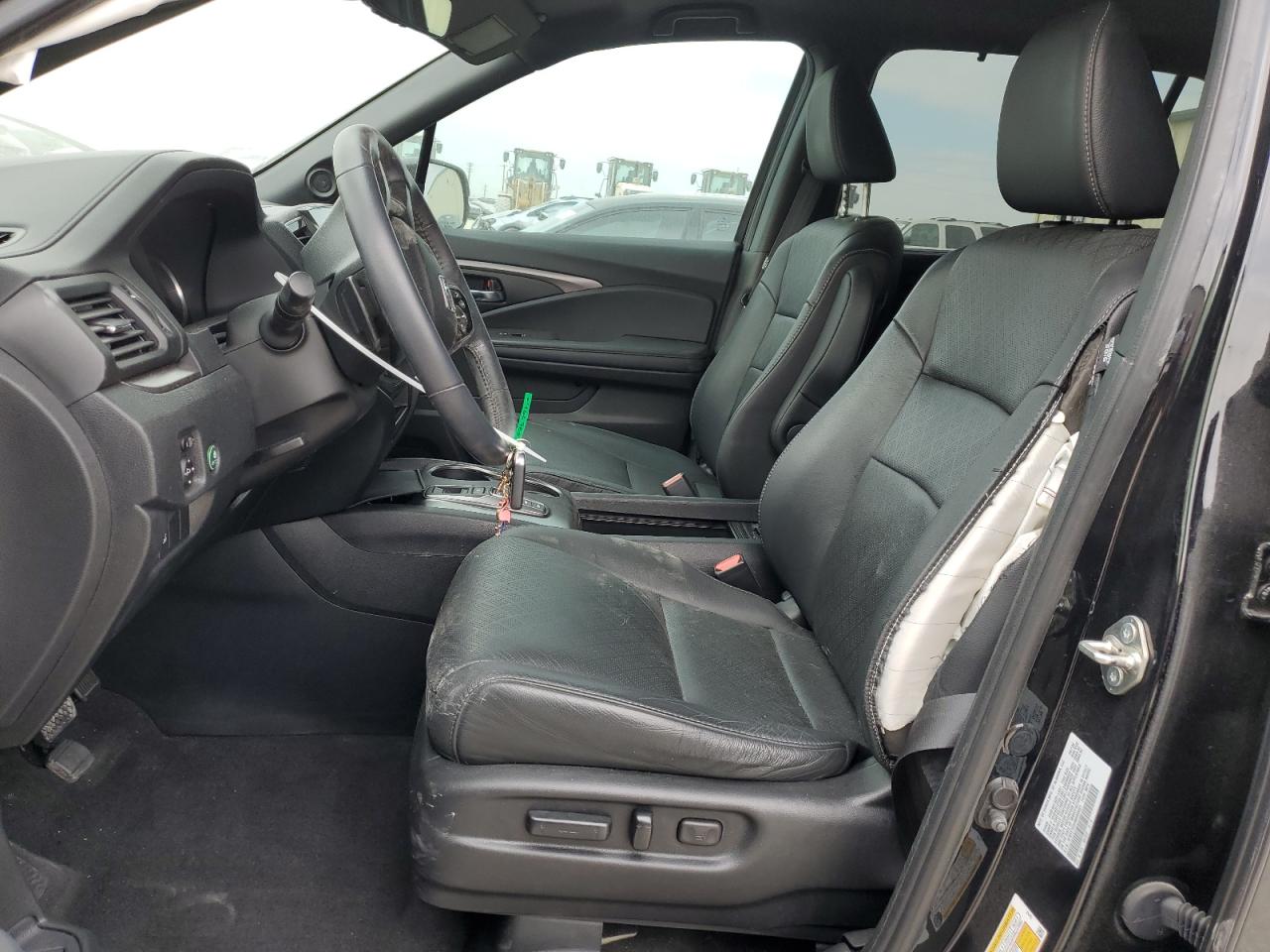 2021 Honda Passport VIN 5FNYF7H54MB000021 Copart auction photo, undercarriage / minor dent/scratches damage thumbnail 7