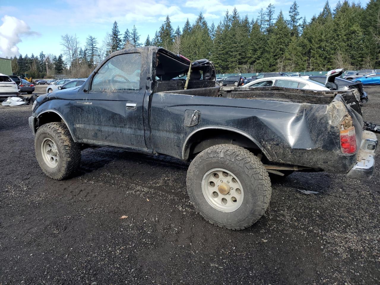 1998 Toyota Tacoma VIN 4TAPM62N7WZ109988 Copart auction photo, rollover / top/roof damage thumbnail 2