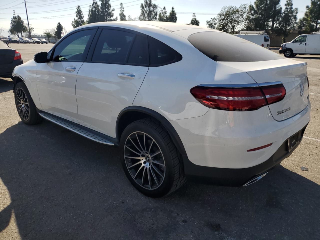 2019 Mercedes-Benz GLC VIN WDC0J4KB8KF664656 Copart auction photo, front end damage thumbnail 2