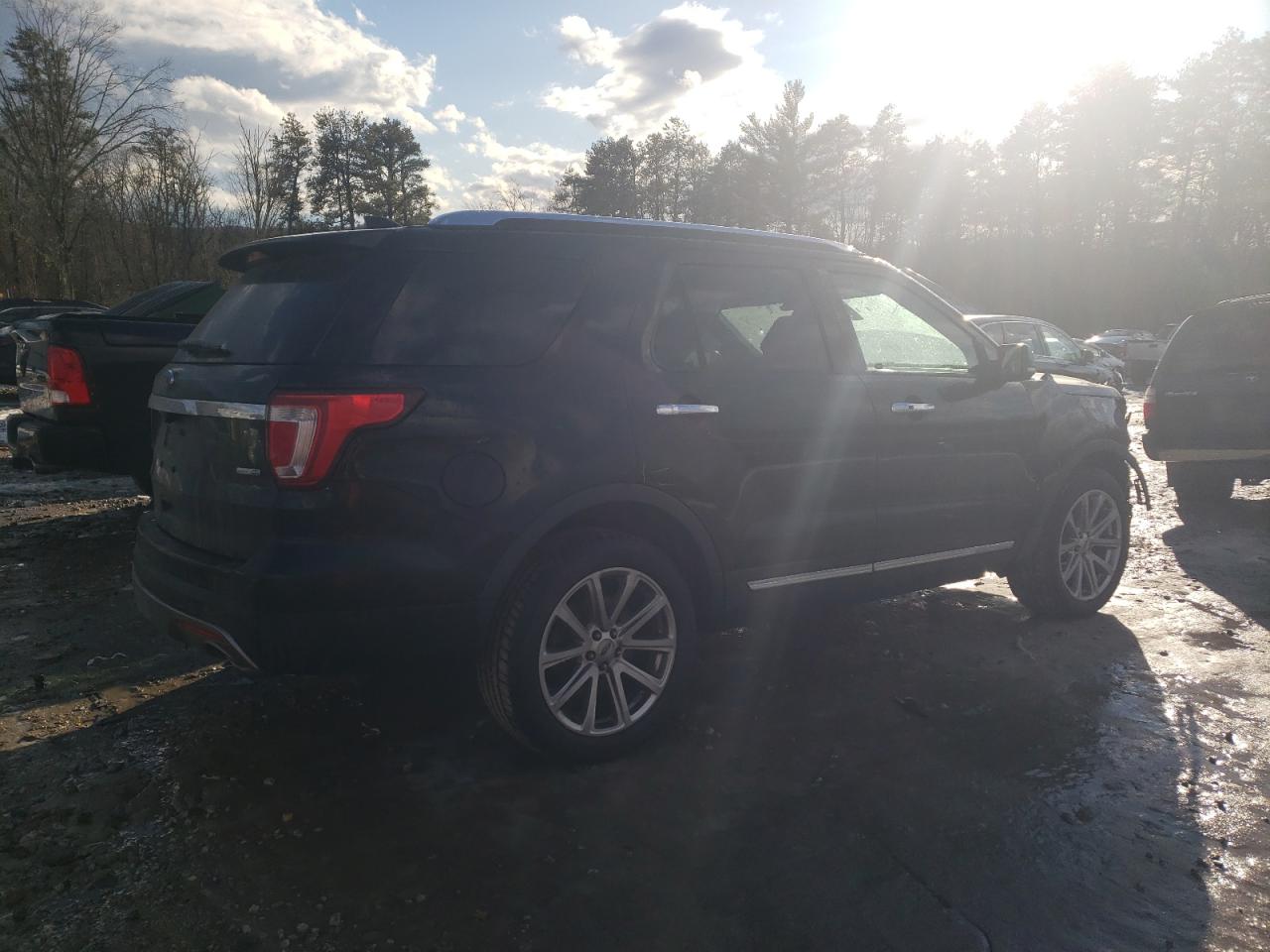 2017 Ford Explorer VIN 1FM5K8FH9HGC08162 Copart auction photo, front end damage thumbnail 3