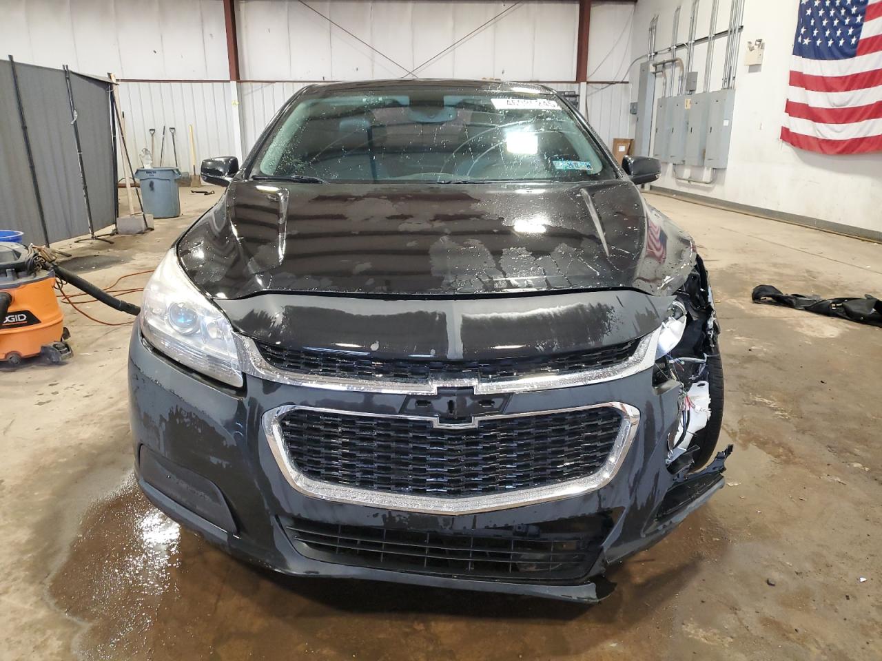 2015 Chevrolet Malibu VIN 1G11F5SL4FF102021 Copart auction photo, front end / rear end damage thumbnail 5