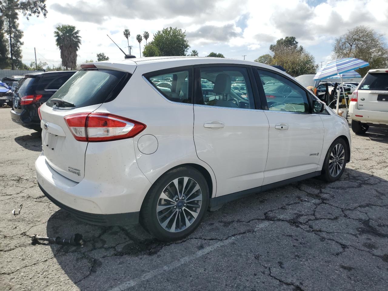 2018 Ford C-MAX VIN 1FADP5DU1JL102260 Copart auction photo, minor dent/scratches damage thumbnail 3